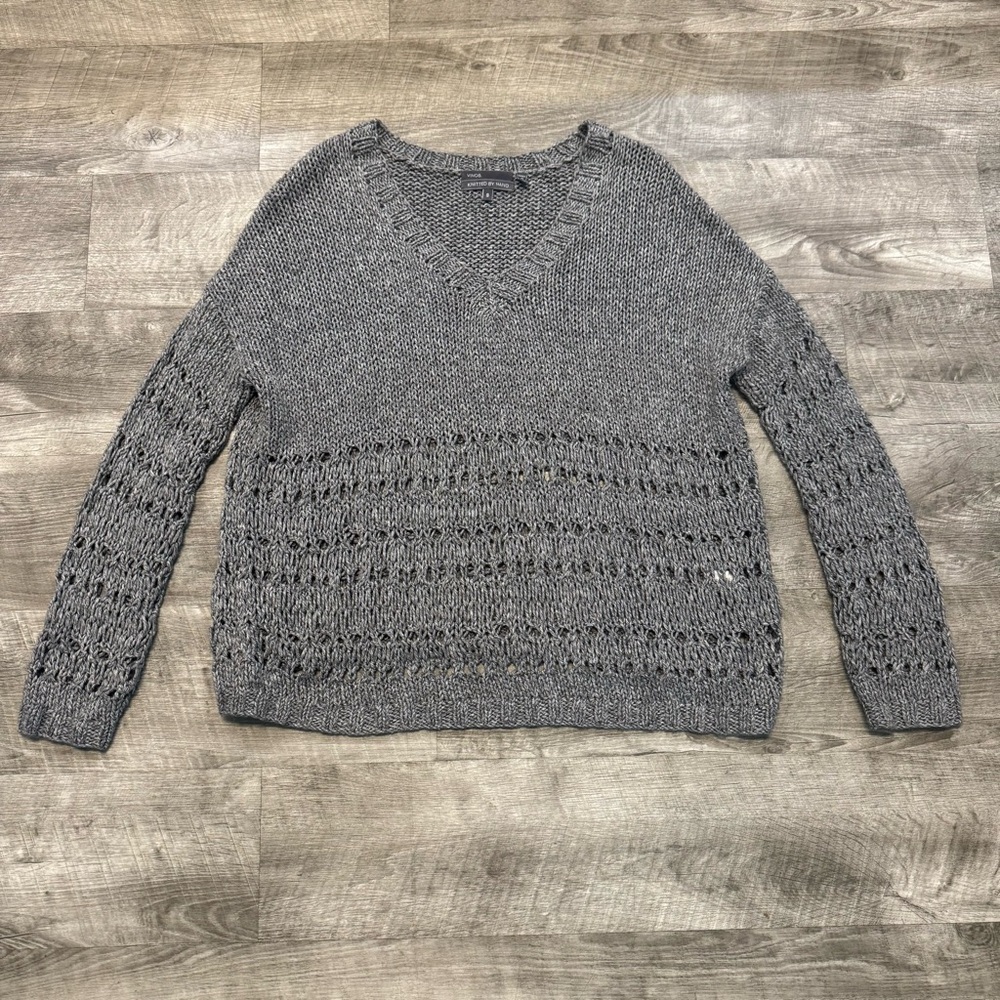Vince Knitted By Hand Gray Stitch Boxy Vneck Sweater Sz. S